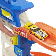 Hot Wheels City Shark Strike Rescue Action Playset with 1 Vehicle