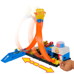 Hot Wheels City Super Police Station Track Playset with 1 Hot Wheels Car