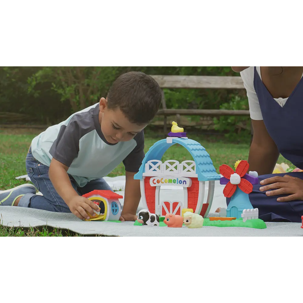 COCOMELON PETTING FARM PLAYSET
