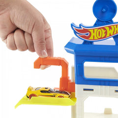 Hot Wheels City Shark Strike Rescue Action Playset with 1 Vehicle