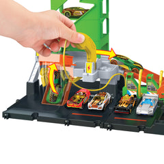 Hot Wheels City Super Recharge Fuel Station Playset with 1 Vehicle