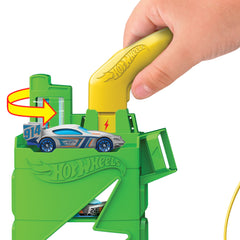 Hot Wheels City Super Recharge Fuel Station Playset with 1 Vehicle